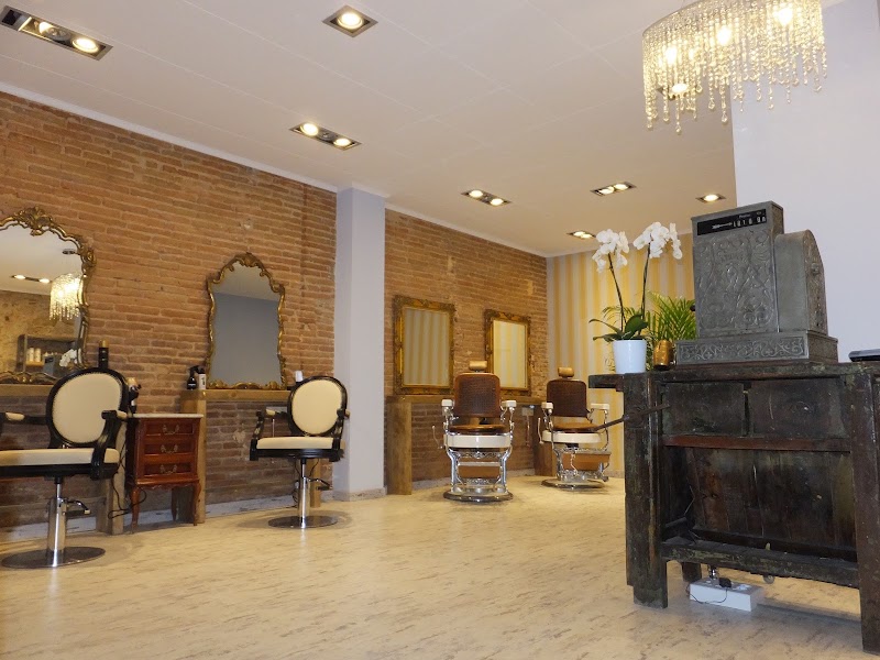 Peluquería FIGARO - Coiffure Barcelona - OneBooking