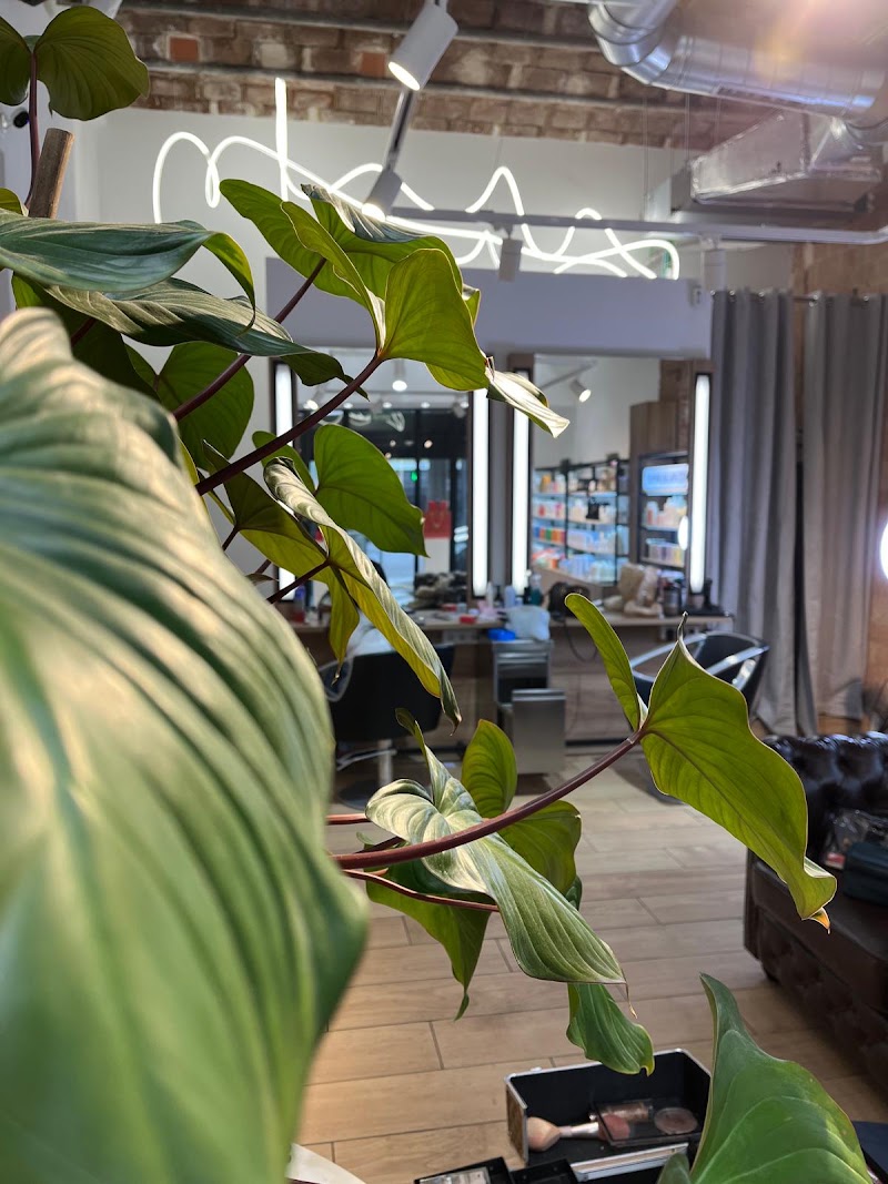 Virgola Milano Blow - Coiffure Barcelona - OneBooking