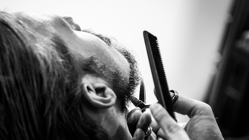 Eric:Barbier – Haircut & Shave | Ballindamm - Coiffure Hamburg - OneBooking
