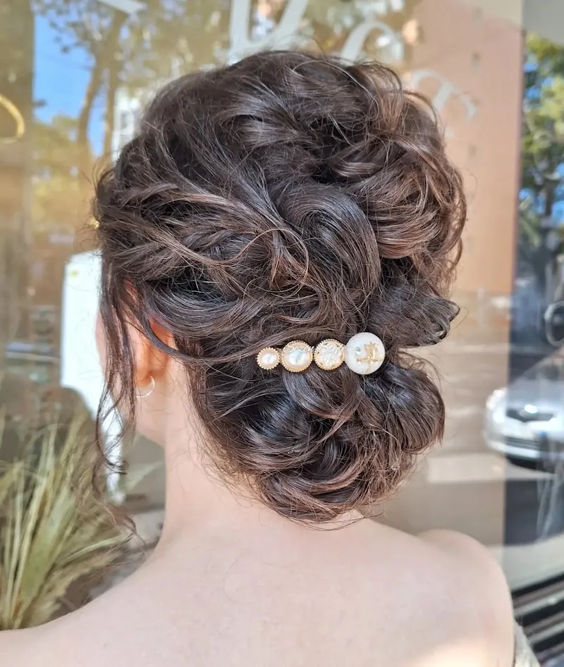 Sezen Style - Coiffure Cologne - OneBooking