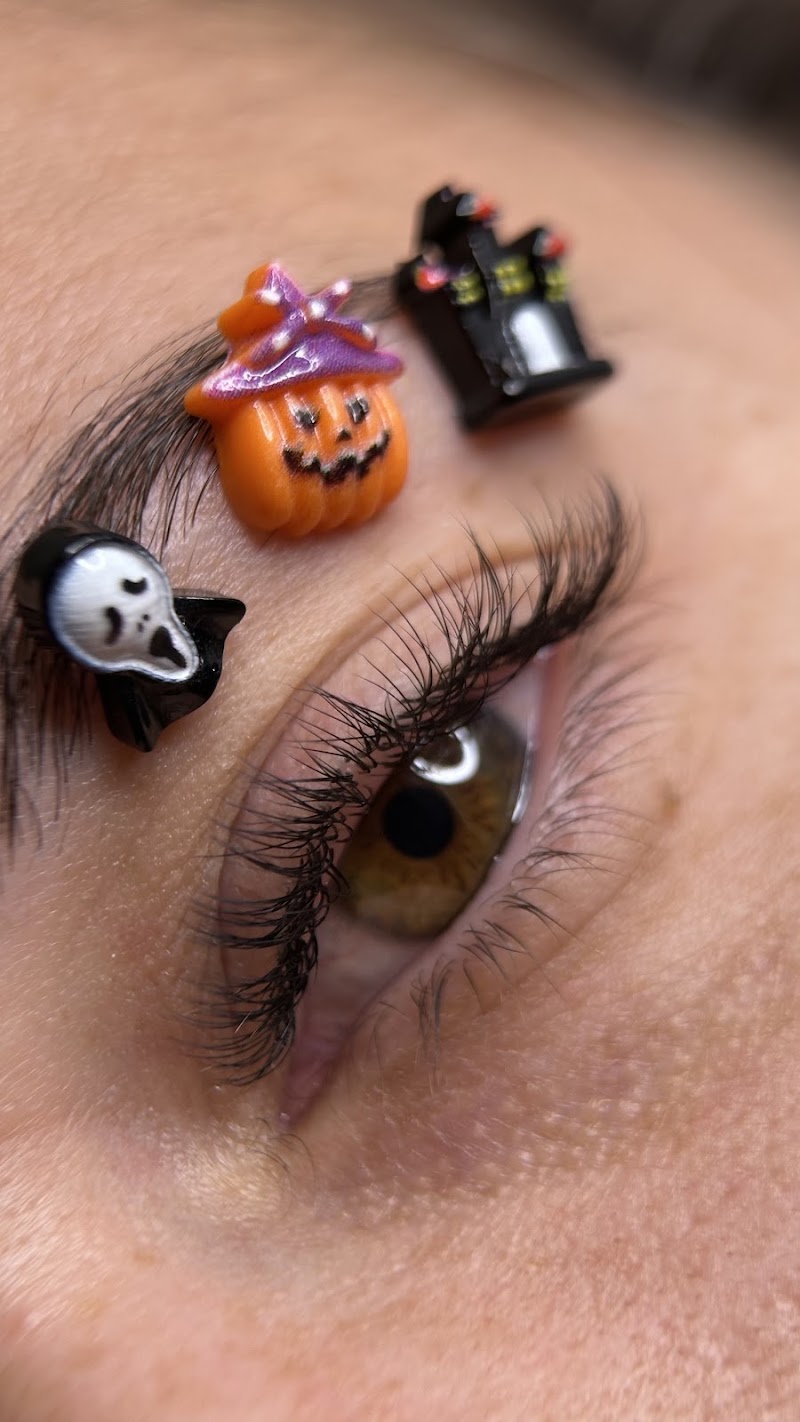 Exosomas en Alicante • Dermapen •Limpieza facial profunda • Laminado de cejas/pestañas•Extensiones de pestañas