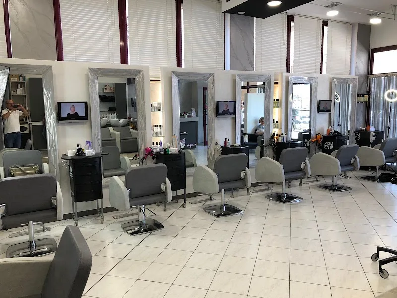 Battisti Parrucchieri Color Specialist - Coiffure Latina - OneBooking