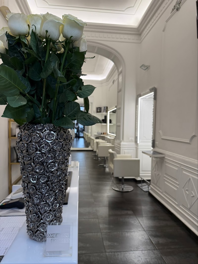 Tiziano De Lucia Hairstyling & Beauty Experts - Coiffure Rome - OneBooking