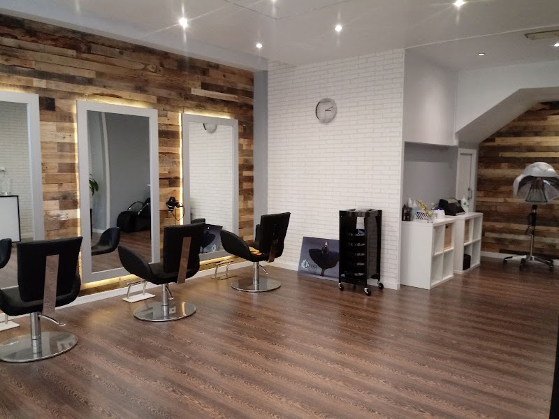 Peluquería Beauty Salon - Coiffure A Coruña - OneBooking