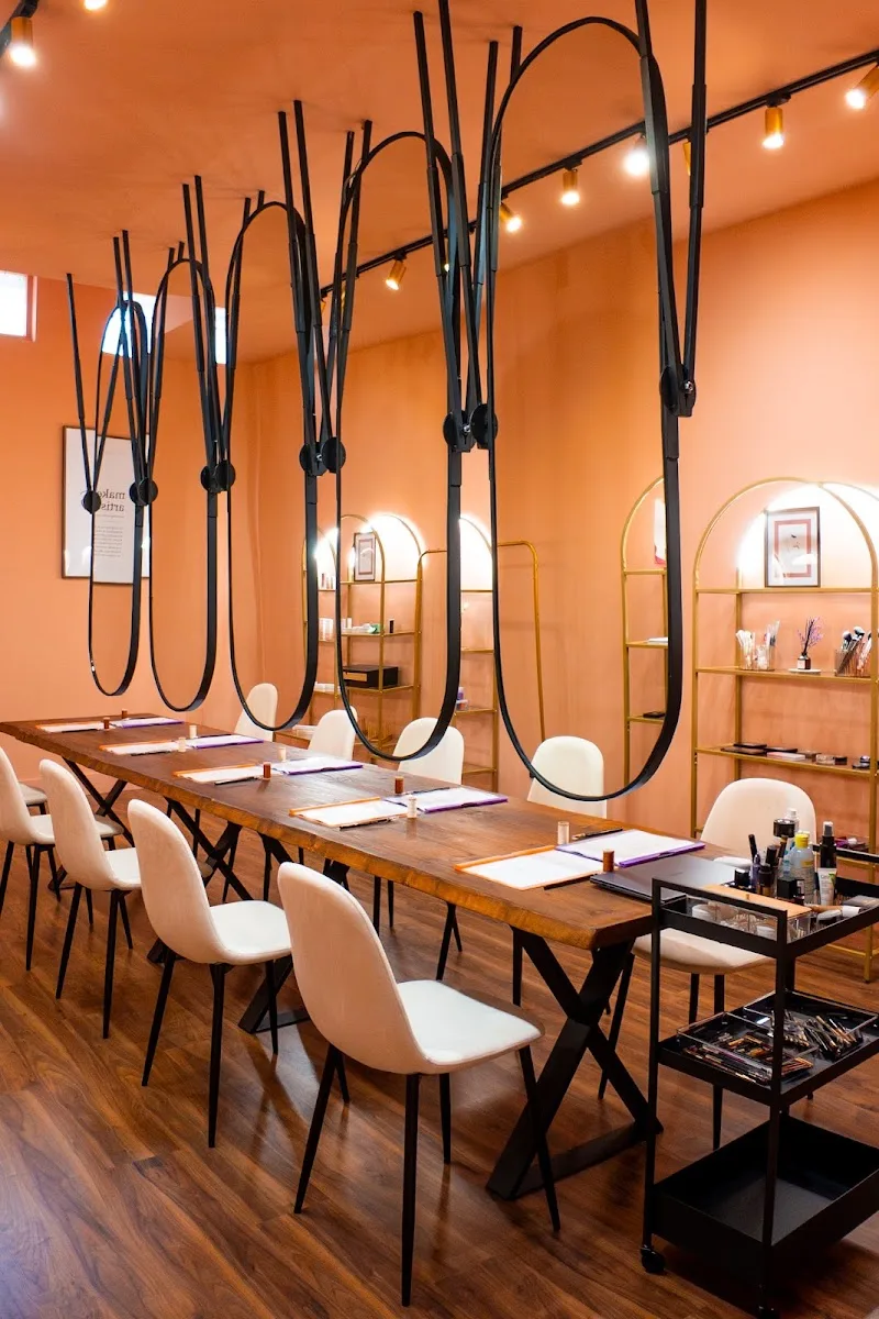 Ayovi Beauty Center - Centro de Belleza y Formación - Institut de beauté Gijón - OneBooking