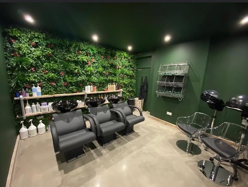 ATELIER PARIS (What's the 211 Ltd)