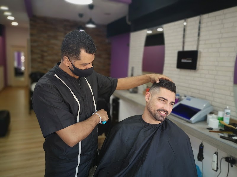 Carlos Barbería, Peluquería y Estilismo High Class - Coiffure Alcalá De Henares - OneBooking