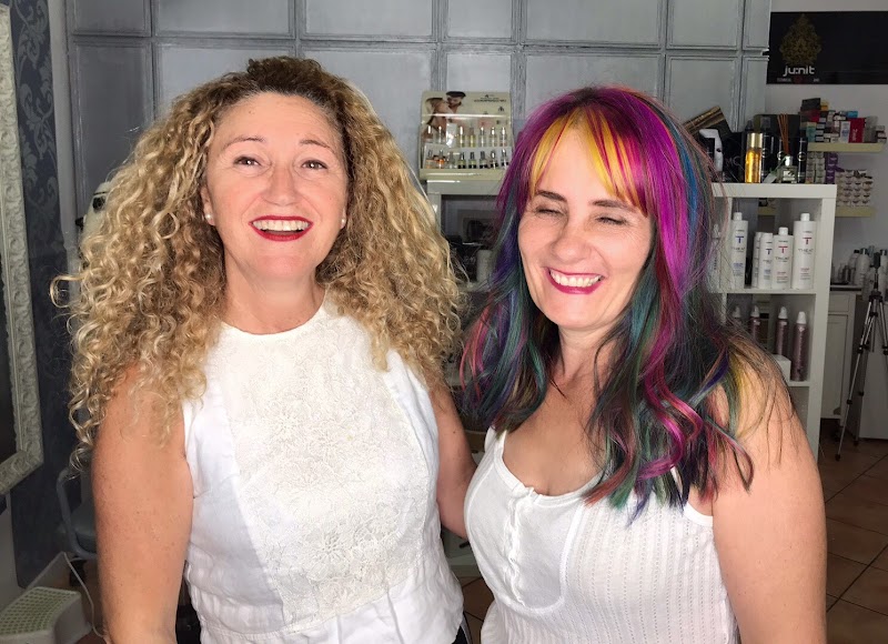 Forma y Color Estilistas Peluquería y Estética.Transición a canas Grey blending Las Palmas. Método curly - Coiffure Las Palmas De Gran Canaria - OneBooking