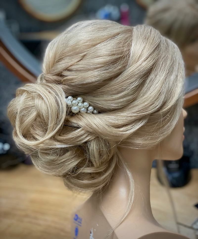 Hair Art Cologne - A & B Friseur GmbH - Coiffure Cologne - OneBooking