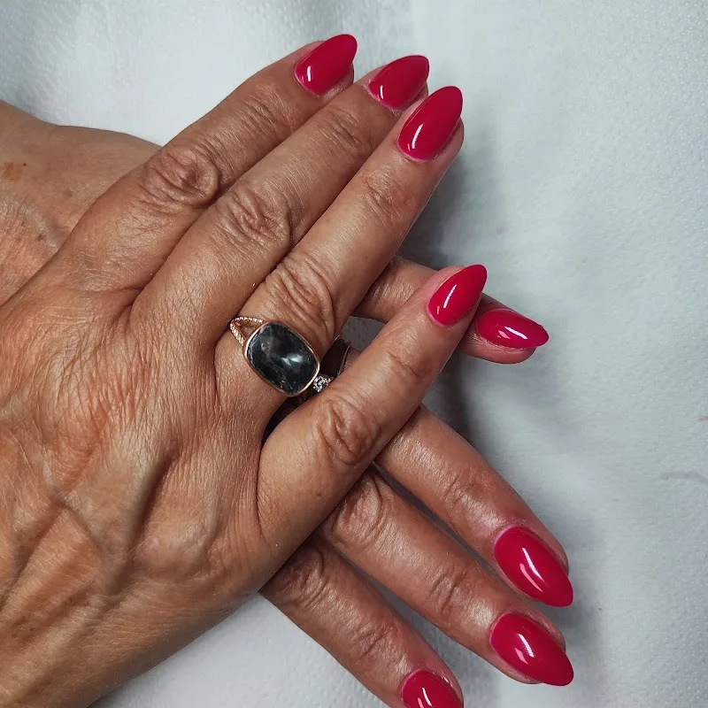 Sisters Hair & Beauty - Estetista e Parrucchiera