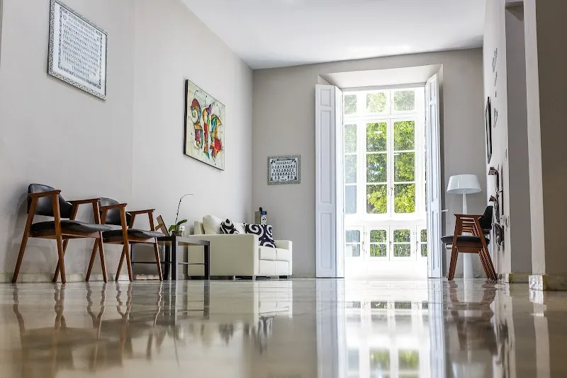 Clínica Dra. Espínola Medicina Estética Cirugía Plástica y Psicología - Esthétique Málaga - OneBooking