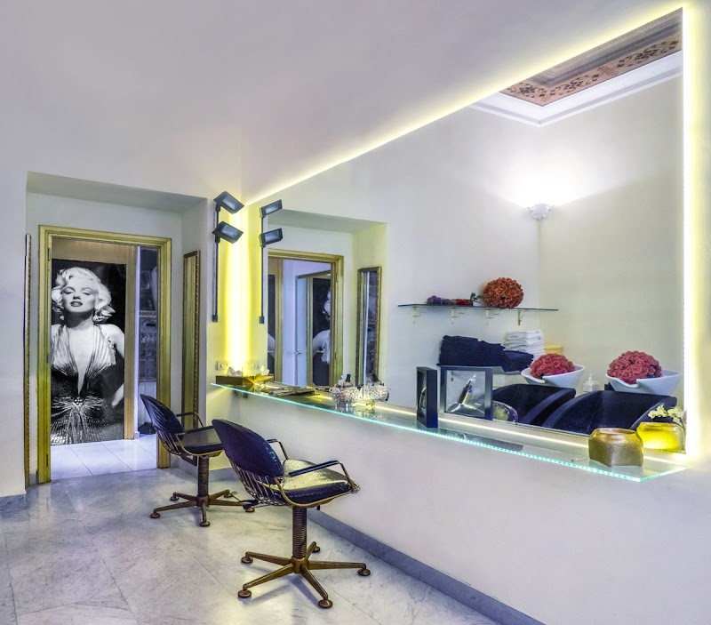 Divina Hairdresser - Coiffure Rome - OneBooking