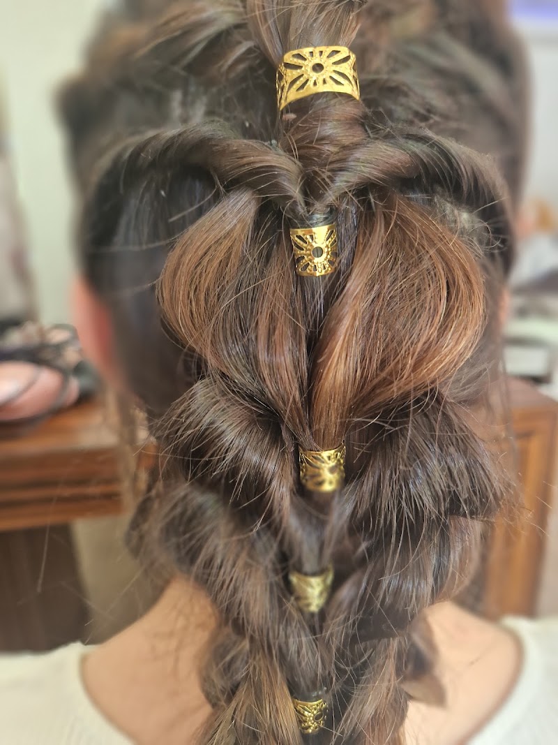 Magic Colors Peluqueria&Estilismo - Coiffure Badalona - OneBooking