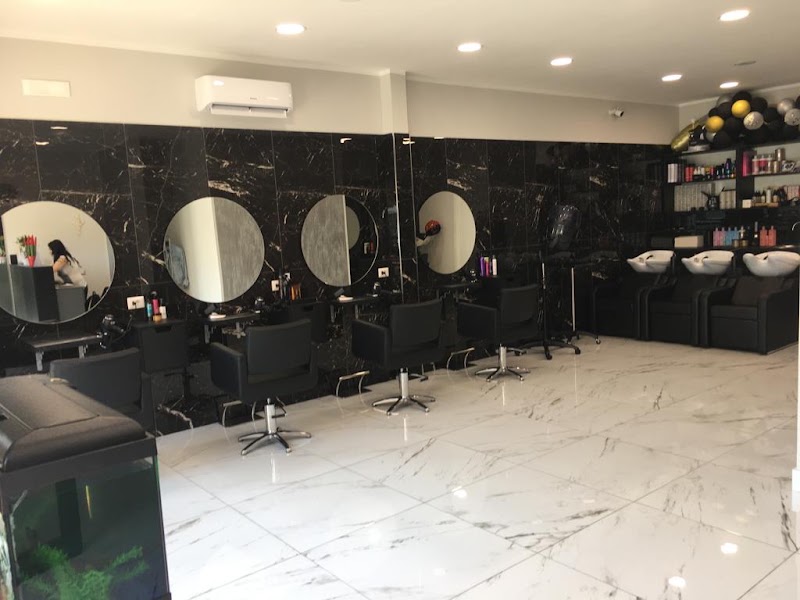 MILANO PARRUCCHIERI Giugliano - Coiffure Giugliano In Campania - OneBooking