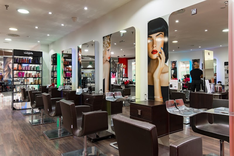 JUST HAIR istres - Coiffeur Istres - Coiffure Bristol - Photo de couverture - OneBooking