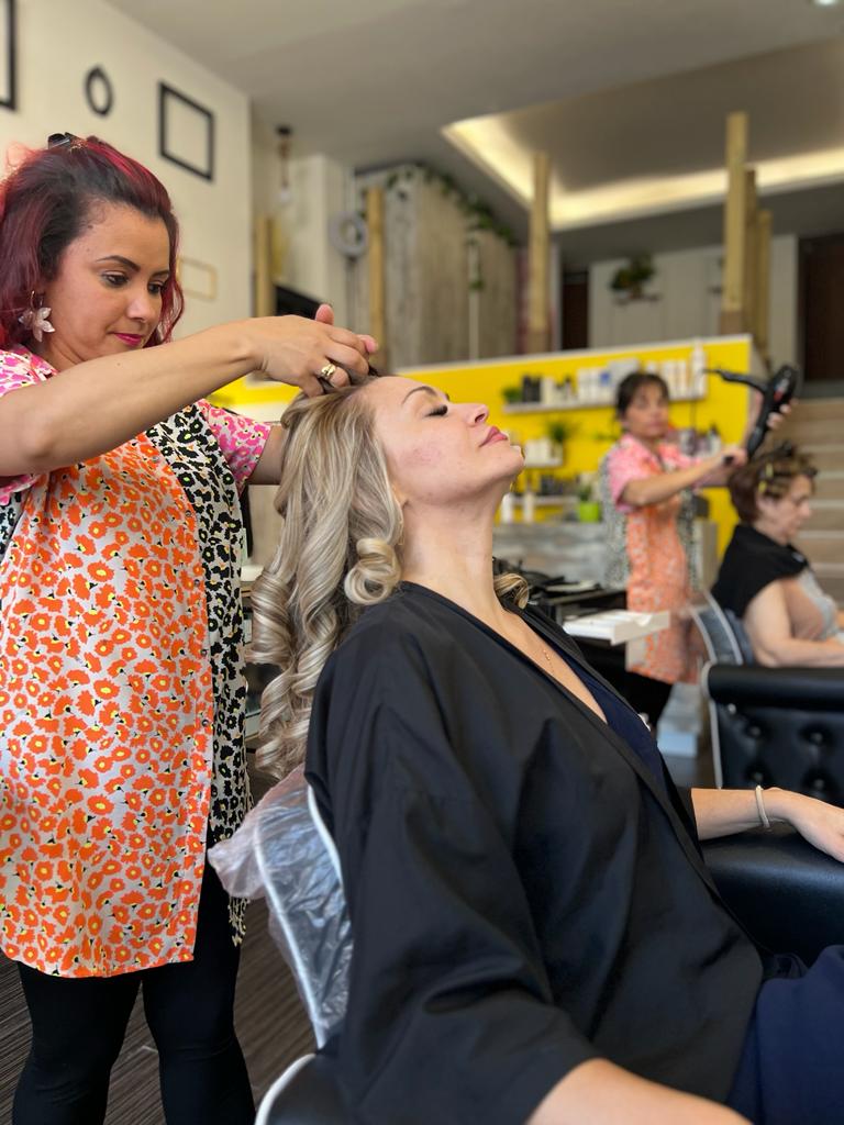 Peluqueria Fernanda Menezes - Coiffure Gijón - OneBooking