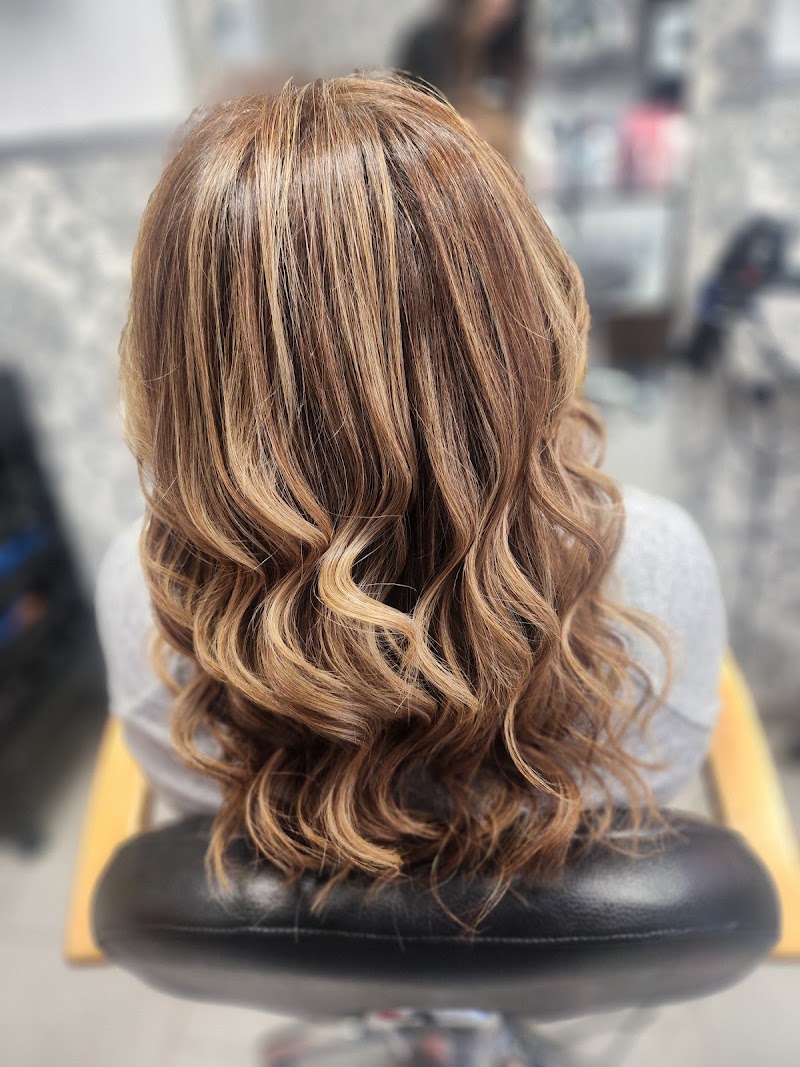 Peluquería Mirella Albacete | Profesionales en peluquería y estética - Coiffure Albacete - OneBooking