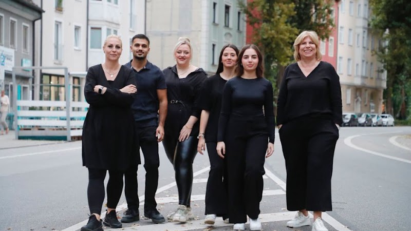 Hair & Beauty Salon Selmani - Coiffure Munich - OneBooking