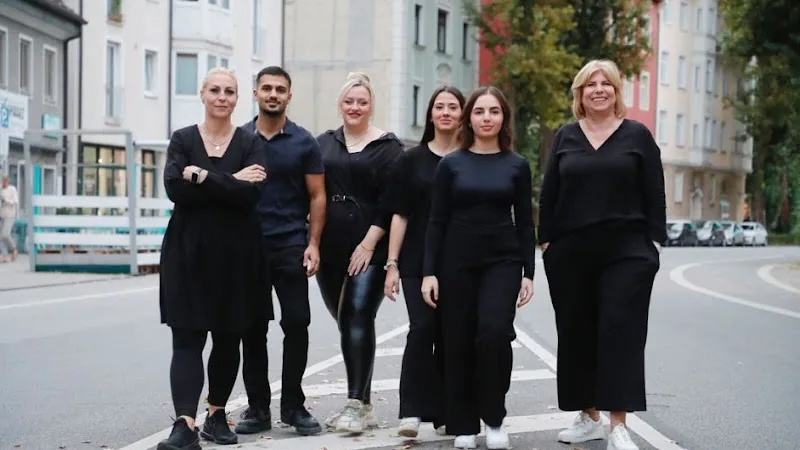 Hair & Beauty Salon Selmani - Coiffure Munich - OneBooking