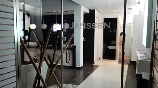 Inna NN Estética Avanzada - Centro de Belleza y Formación - Esthétique Málaga - OneBooking