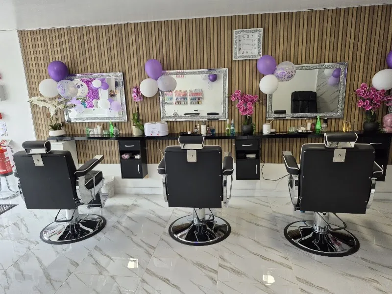 Makeover Beauty Salon - Coiffure Oxford - OneBooking