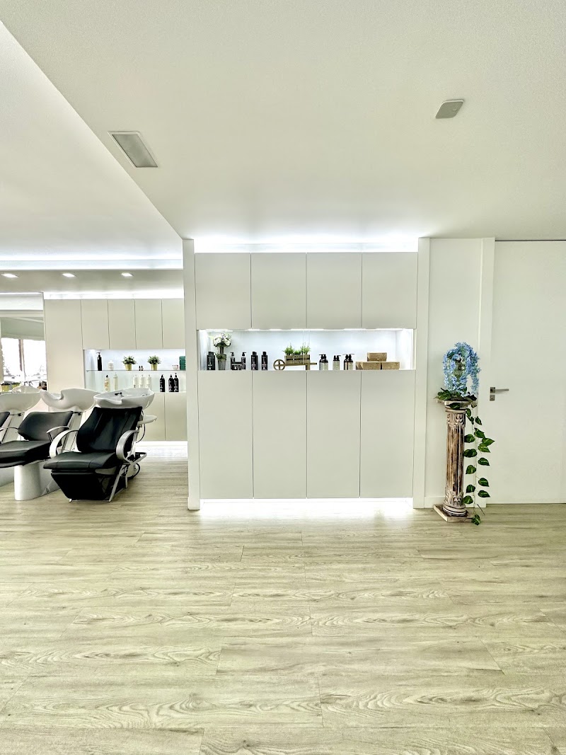 NANA Estilismo | Peluquería - Coiffure A Coruña - OneBooking
