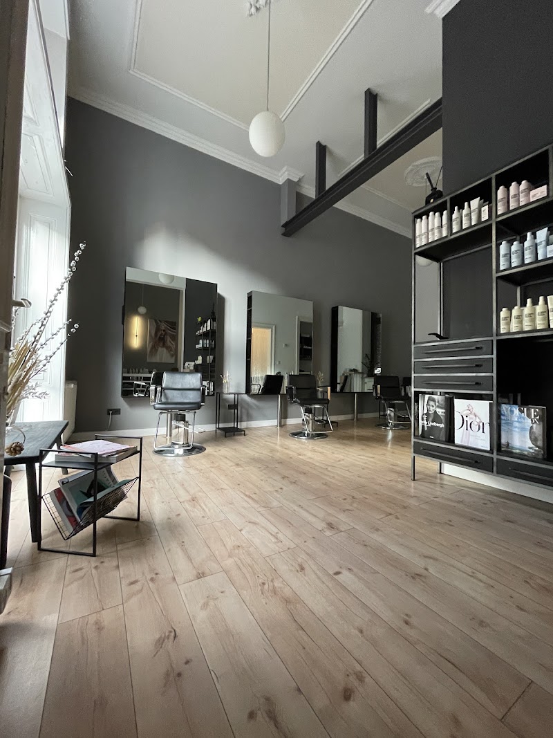 Blonde.ID by Damian Tworuschka Blond Friseur Frankfurt - Coiffure Frankfurt Am Main - OneBooking