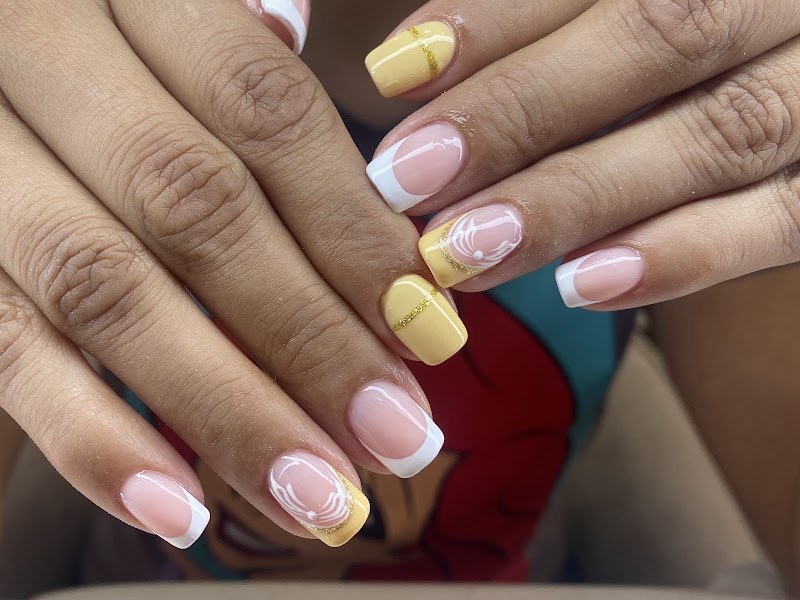 Aisha Nails - Salón de uñas en Alcalá de Henares