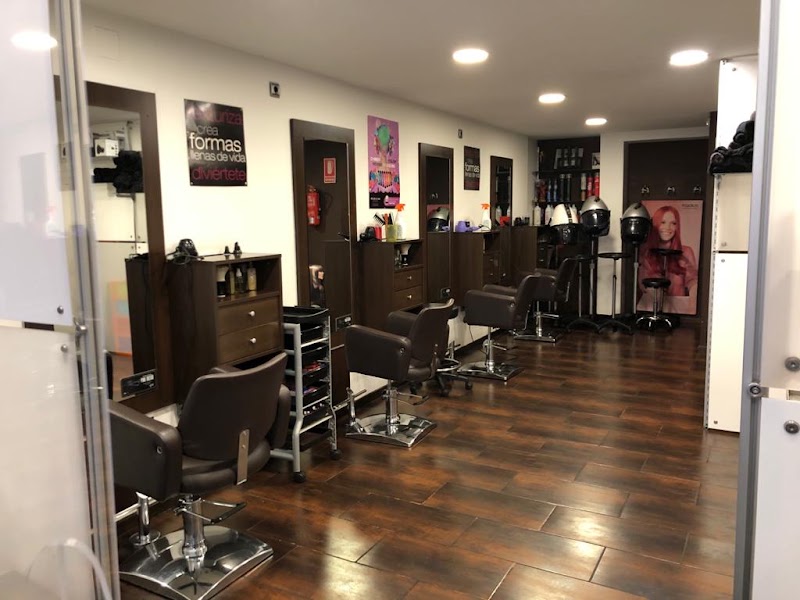 Peluquería Nou Estil - Cortes hombre y mujer, mechas, coloración - Coiffure Castellón De La Plana - OneBooking