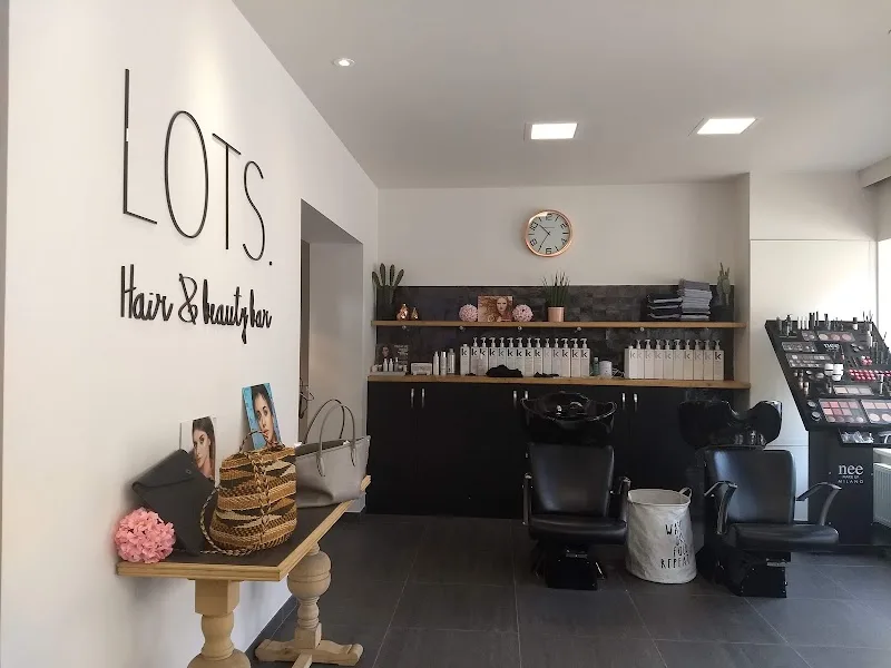 LOTS. Hair & beauty bar