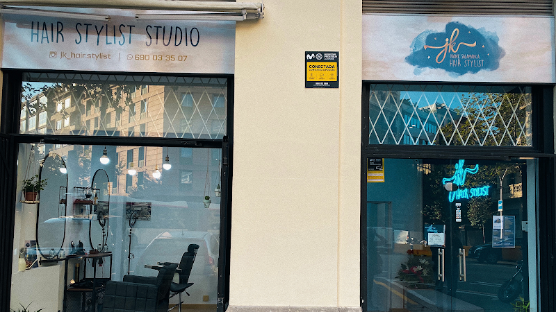 Jk Hair / Nail Stylist - Coiffure Barcelona - OneBooking
