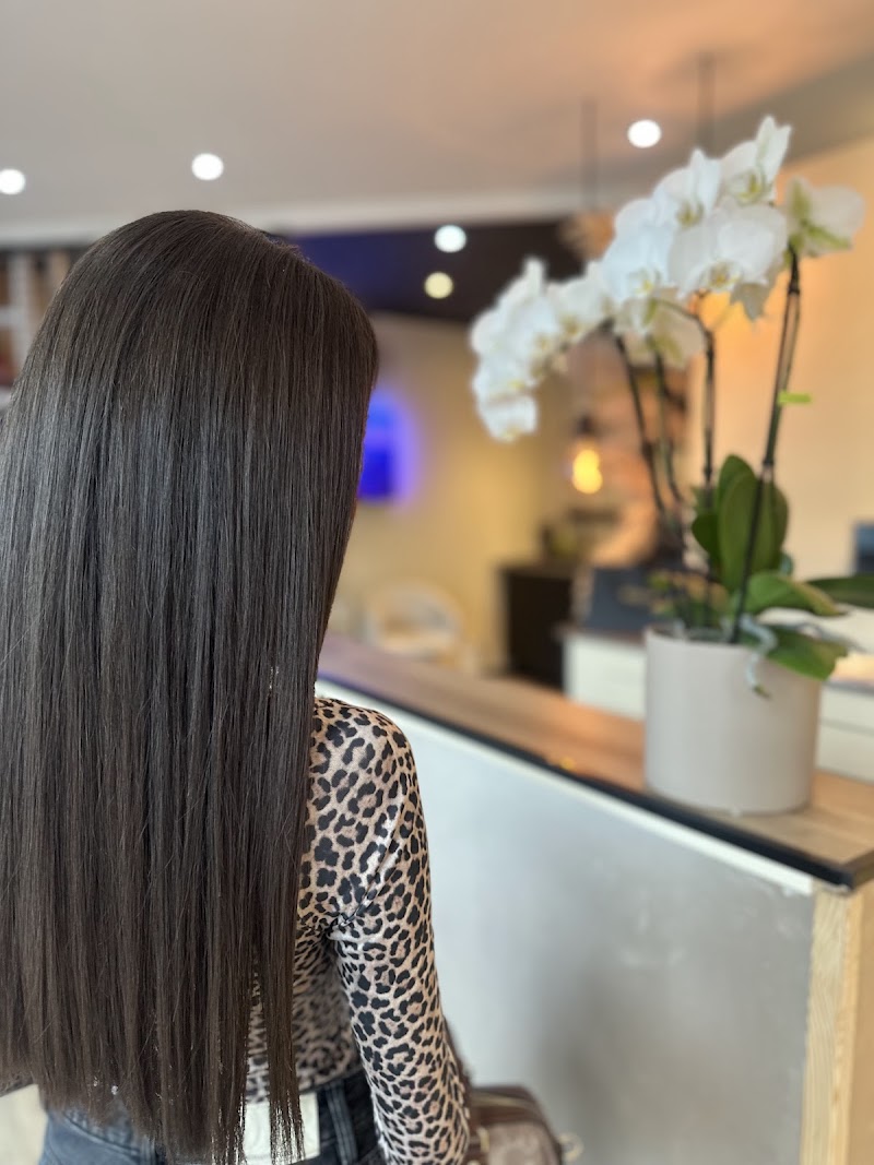 Monalysa B. Maison de beauté - Coiffure Charleroi - OneBooking