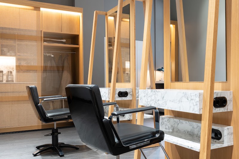 Hauke Schmidt AVEDA & La Biosthétique Salon - Coiffure Berlin - OneBooking