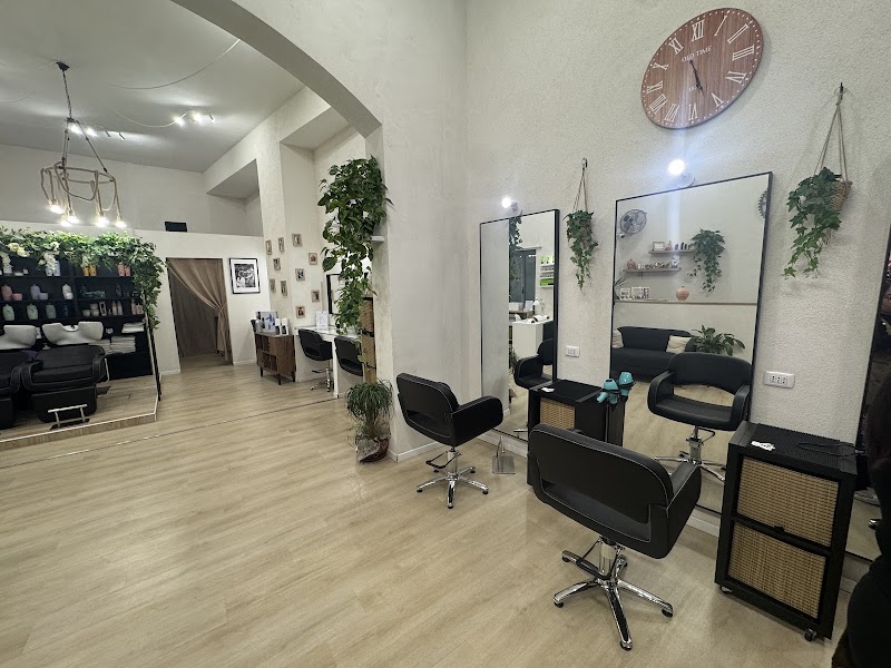 Shine Parrucchieri di Davide Salamone - Coiffure Catania - OneBooking