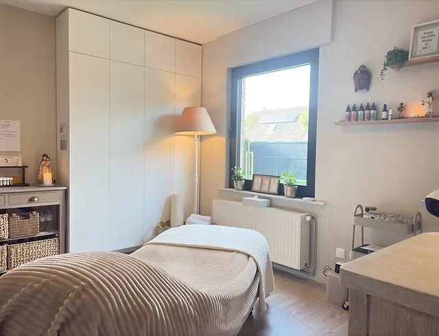 Reiki, Voetreflexologie & Access Bars® - Chantal Adam - Massage Roeselare - OneBooking
