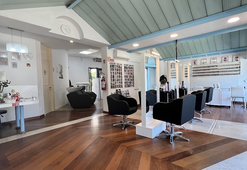 HEY SALON - Coiffure Ferrara - OneBooking