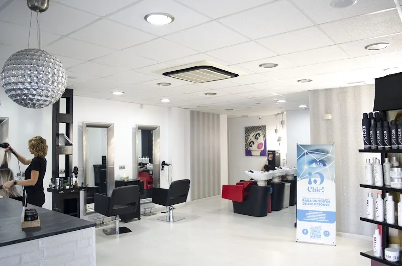 Ḿ Mónica Peluqueria