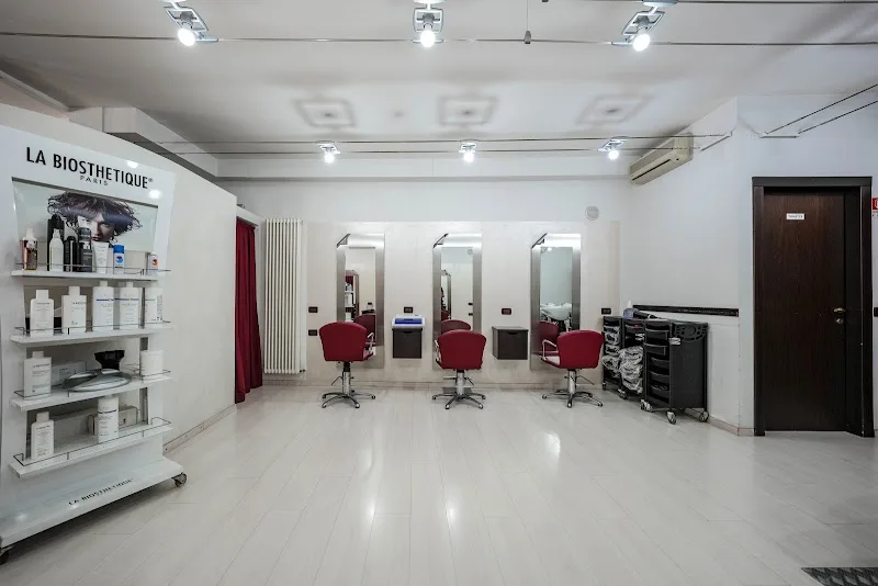 Nuova Immagine - Coiffure Ferrara - OneBooking