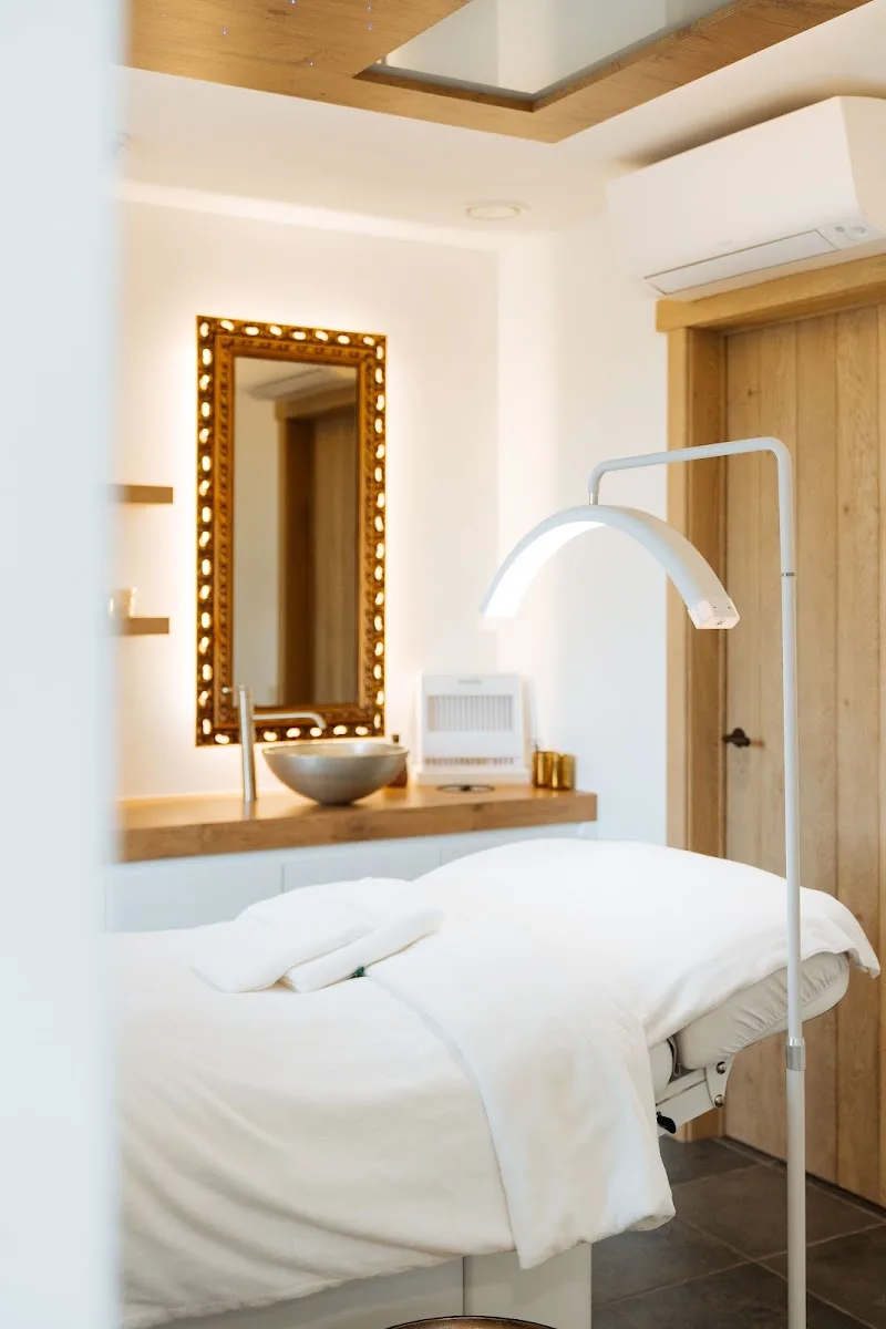 Sensebella beauty & skincare - Massage Roeselare - OneBooking