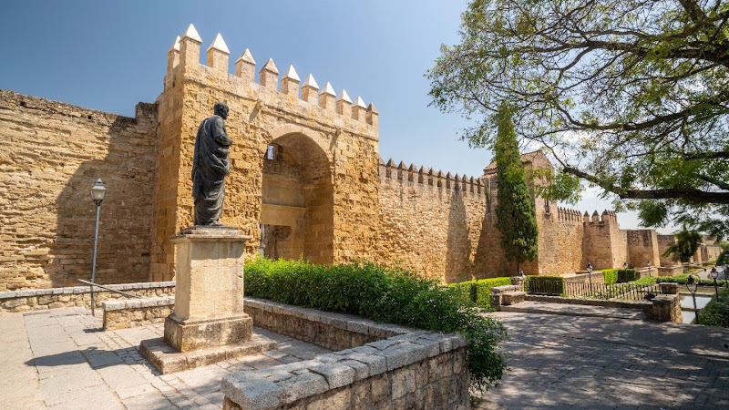 Puerta de Almodóvar - Coiffure Córdoba - OneBooking