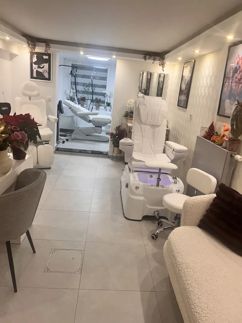 Nesrin Beauty - Coiffure Ostend - Photo de couverture - OneBooking