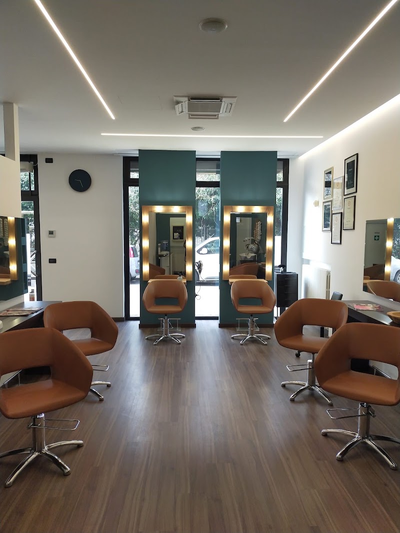"Spunto A Capo" Di Buriani Sara Hair Studio - Coiffure Ferrara - OneBooking