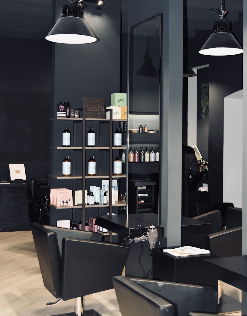 CAVOUR 48 PARRUCCHIERI - Coiffure Brescia - OneBooking