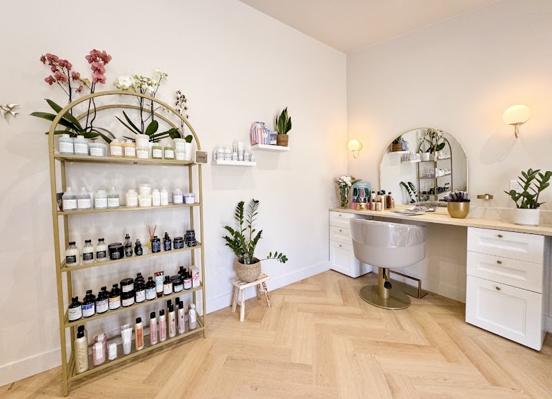 Les Coiffures de Lou - Coiffure Manchester - Photo de couverture - OneBooking