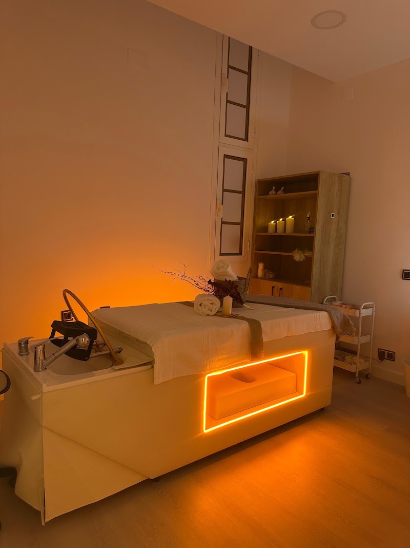 Japanese Head Spa Badalona - Spa Capilar Badalona - Coiffure Badalona - OneBooking
