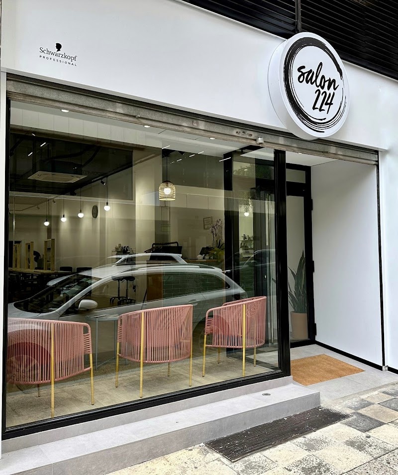 SALÓN 224 - Peluquería en Albacete Centro - Coiffure Albacete - OneBooking