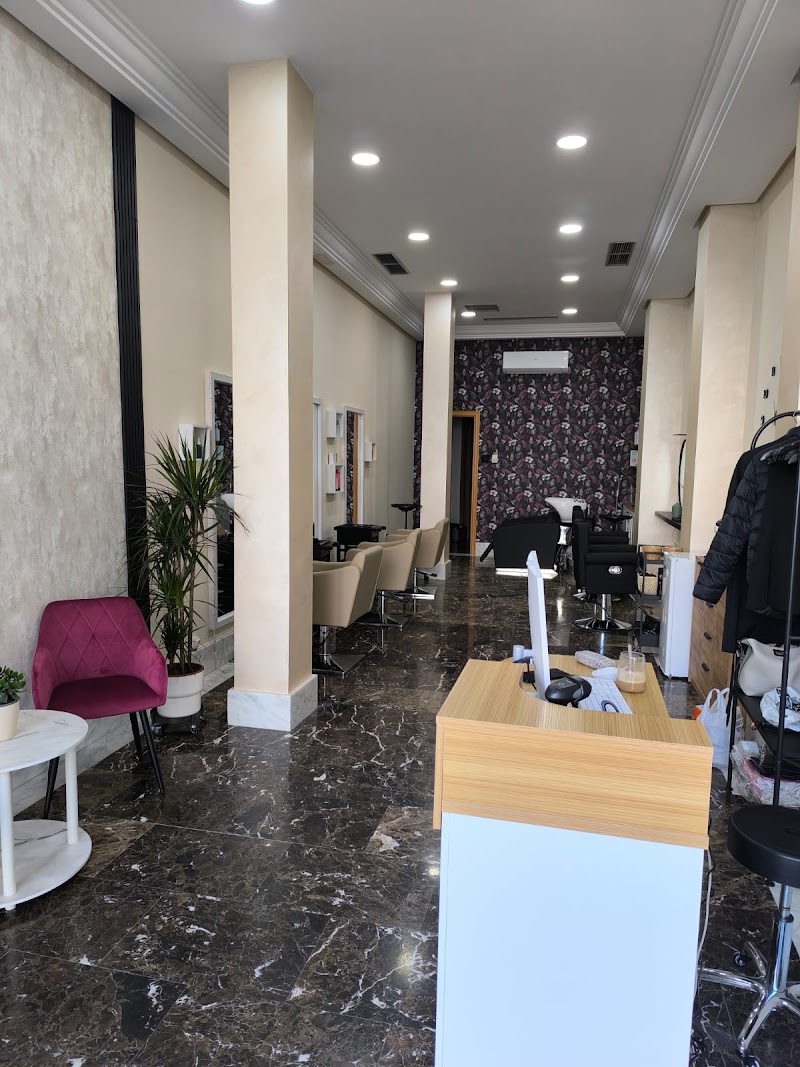 Akari Peluquería y Spa - Coiffure Valladolid - OneBooking