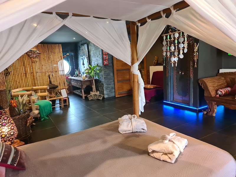 Mala India spa, spa privatif avec chambre jacuzzi-sauna-piscine-massages en duo