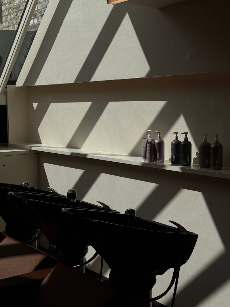 LIV creative hair studio - Coiffure Bruges - OneBooking