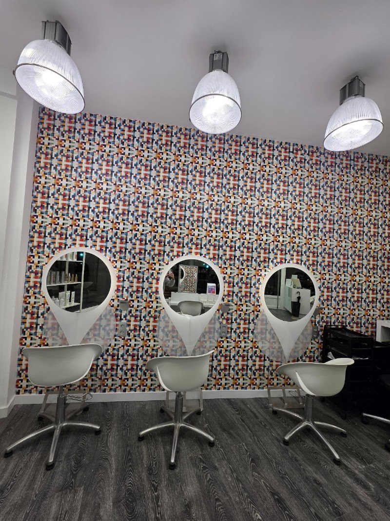 White Colors Peluqueria Rodriguez Arias - Coiffure Bilbao - OneBooking